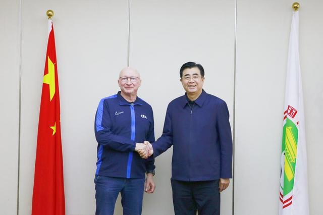 YY易游体育官方网站-克瑞斯·范·普维尔德出任中国足协技术总监